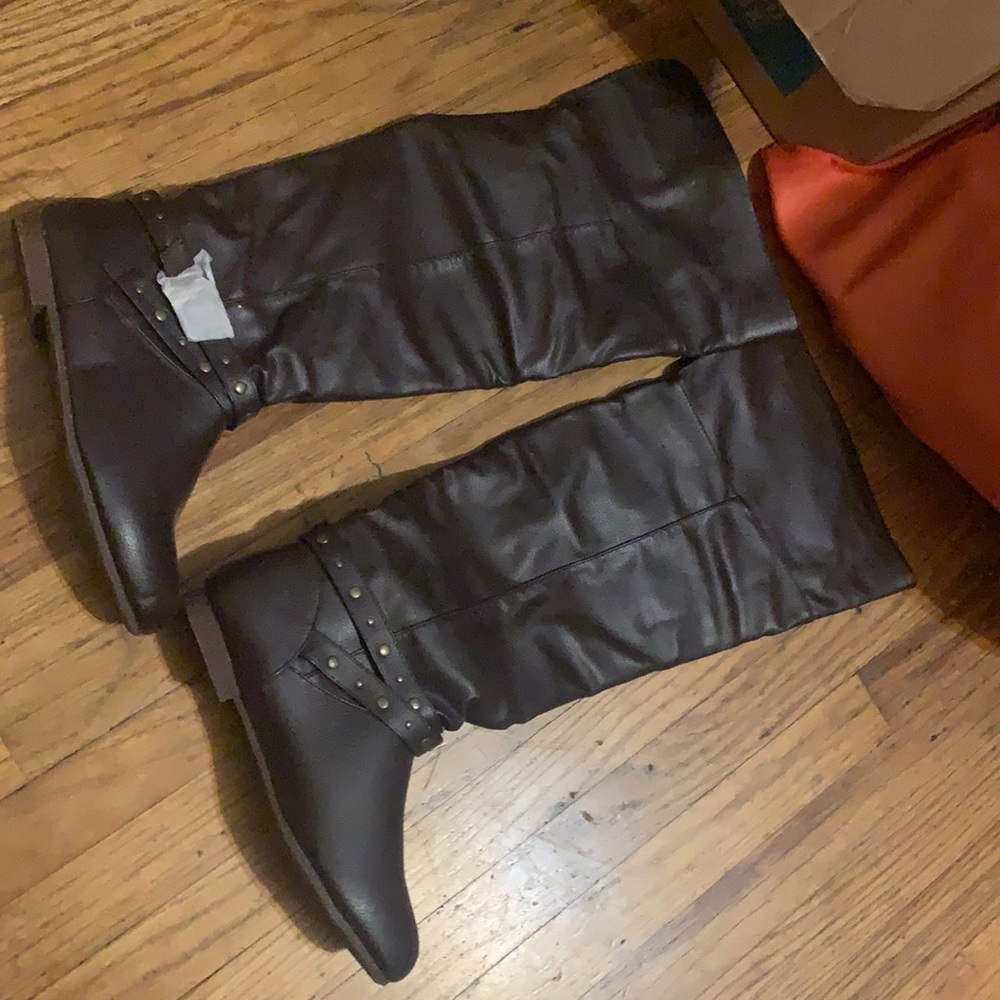New boots not sure about the size of 8 or 9